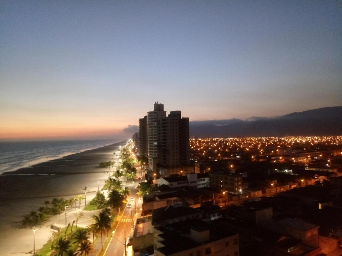 Praia Grande Beachfront Apartment: Sea View Penthouse with Pool Exterior photo